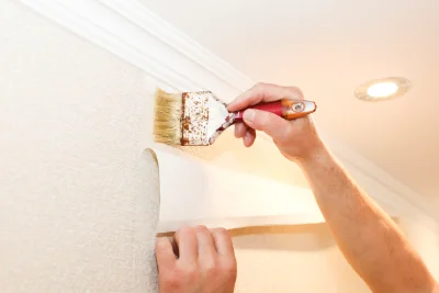 Pose de papier peint au Mesnil-Aubry — revêtements muraux et toiles de verre
